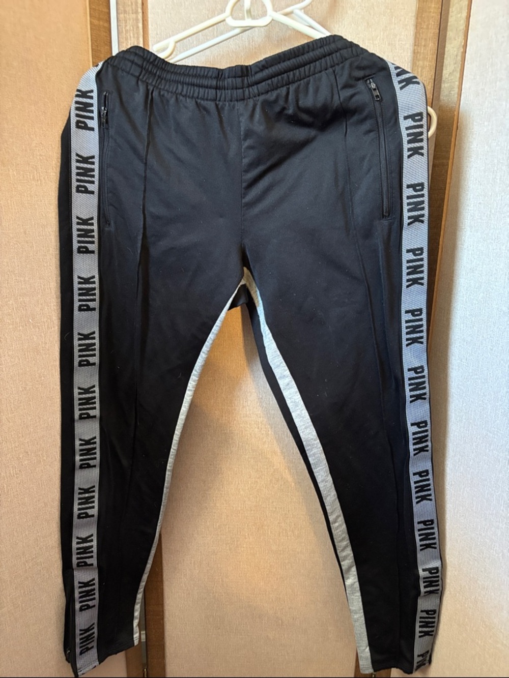 PINK Victoria's Secret Black Leggings with Logo Tag Large